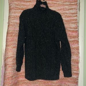 TAMIA 100% wool made in Ecuador dark grey Sz M